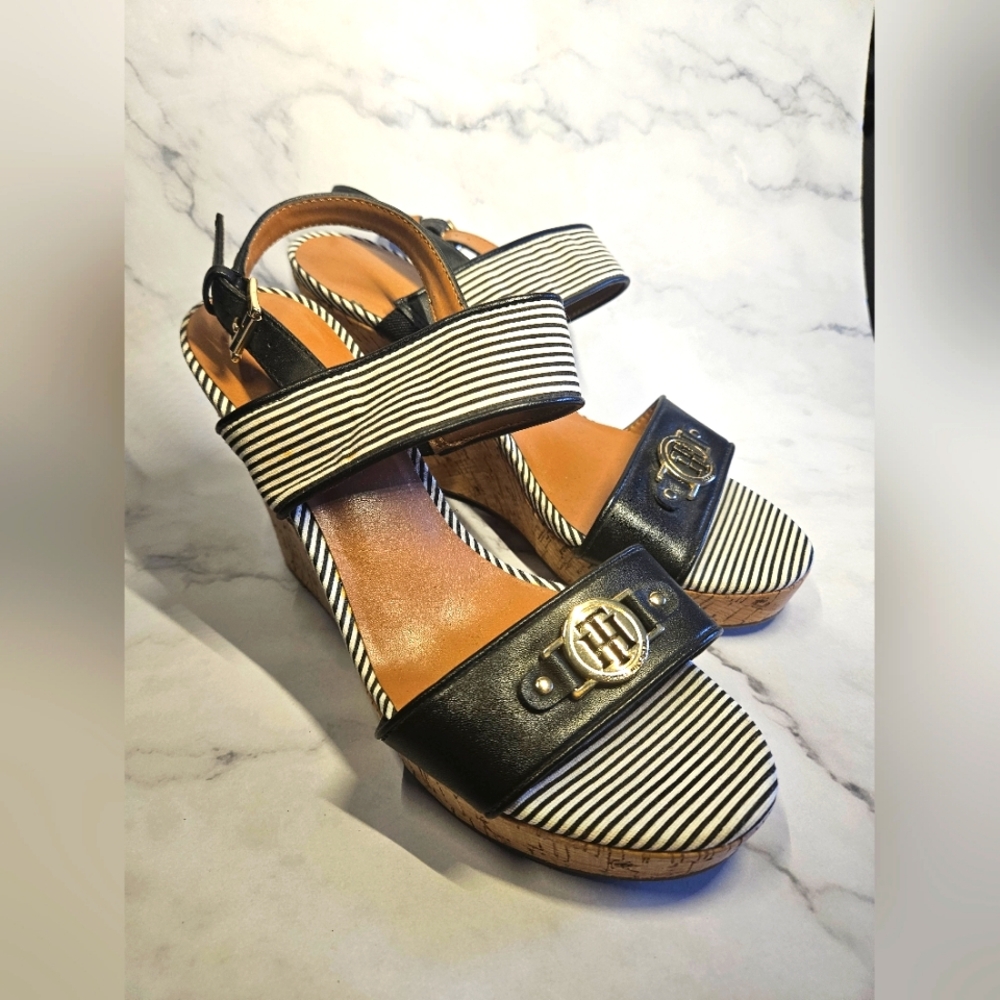 NWOT Tommy Hilfiger Black and White Wedge Sandals